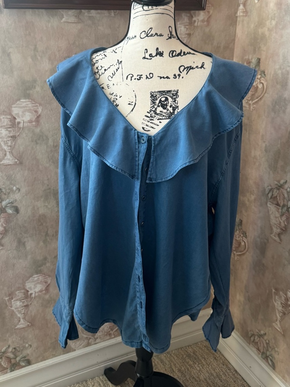 FREE PEOPLE AMBER RUFFLED LONG SLEEVE BUTTON FRONT TUNIC LARGE BLUE - Picture 3 of 6